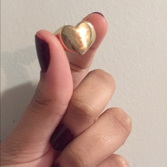 Golden Heart Ring 💛 - Picture 3 of 5